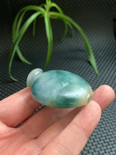 古玩玉器翡翠雕“素紋鼻煙壺”真品鑒賞圖