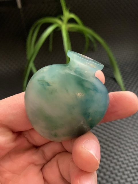 古玩玉器翡翠雕“素紋鼻煙壺”真品鑒賞圖