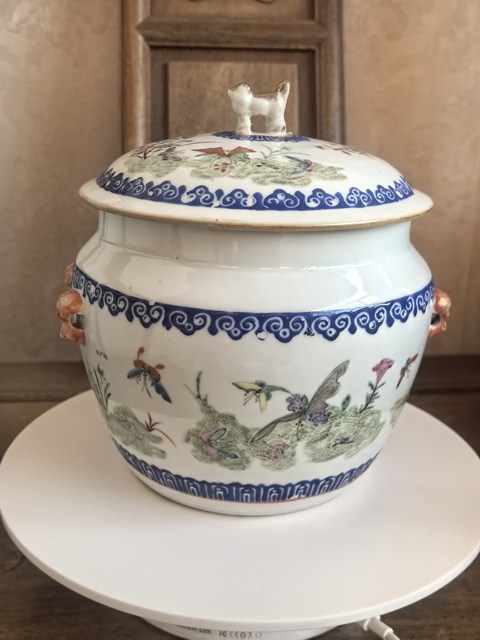 古玩陶瓷粉彩花卉蝴蝶紋粥罐真品鑒賞圖