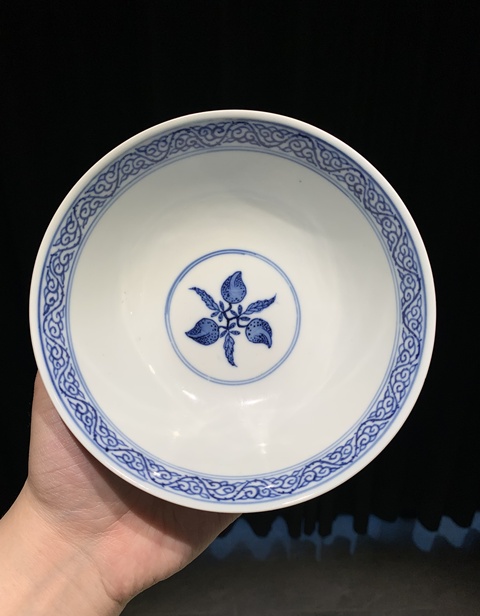 古玩陶瓷青花三多紋宮式碗真品鑒賞圖