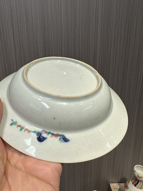 古玩陶瓷青花花鳥紋折沿盤，疑似后加斗彩真品鑒賞圖