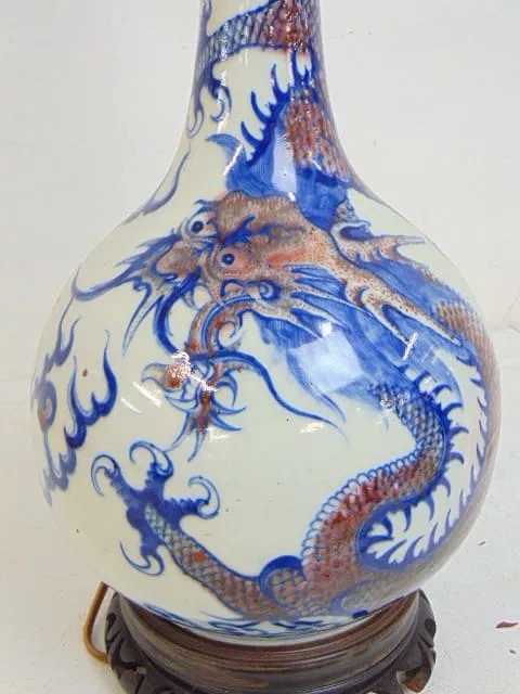 古玩陶瓷青花釉里紅龍紋錐把瓶真品鑒賞圖