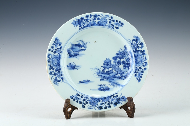 古玩陶瓷清中·青花山水人物紋折沿盤真品鑒賞圖