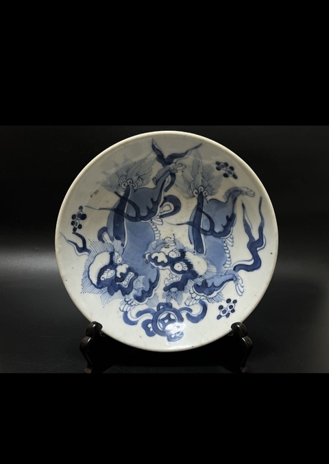 古玩陶瓷清代青花雙獅戲球紋盤真品鑒賞圖