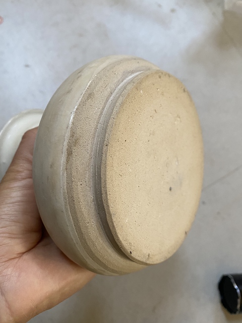 古玩陶瓷白釉盤口壺真品鑒賞圖