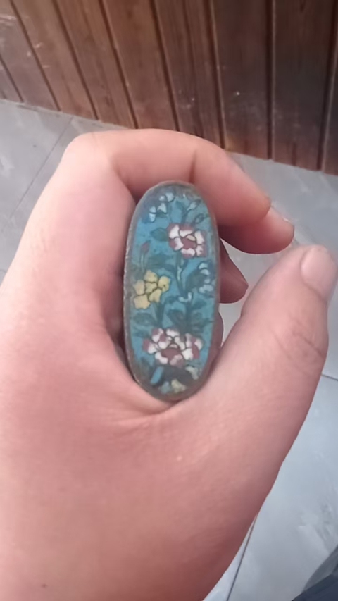 古玩雜項(xiàng)景泰藍(lán)煙膏盒真品鑒賞圖