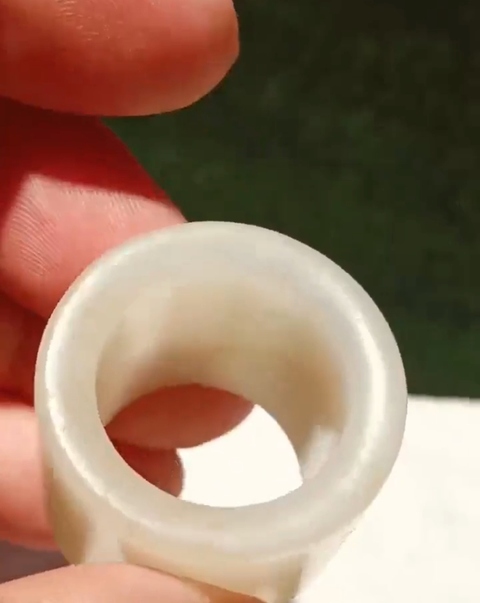 古玩玉器花草紋玉扳指真品鑒賞圖