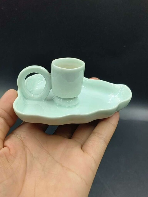 古玩陶瓷民國青白釉燭臺真品鑒賞圖