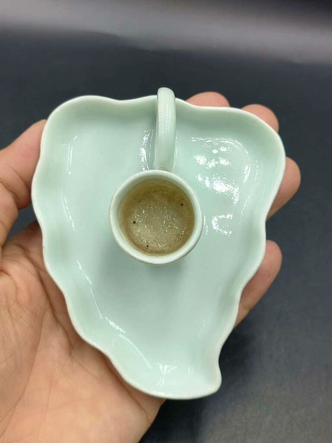 古玩陶瓷民國青白釉燭臺真品鑒賞圖