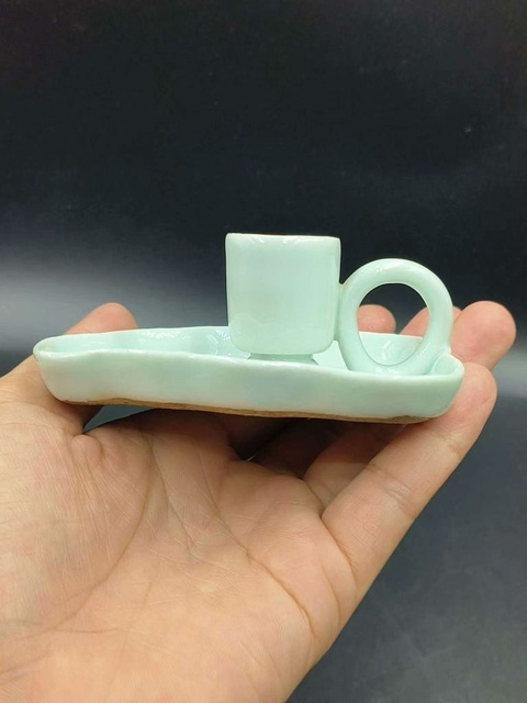 古玩陶瓷民國青白釉燭臺真品鑒賞圖