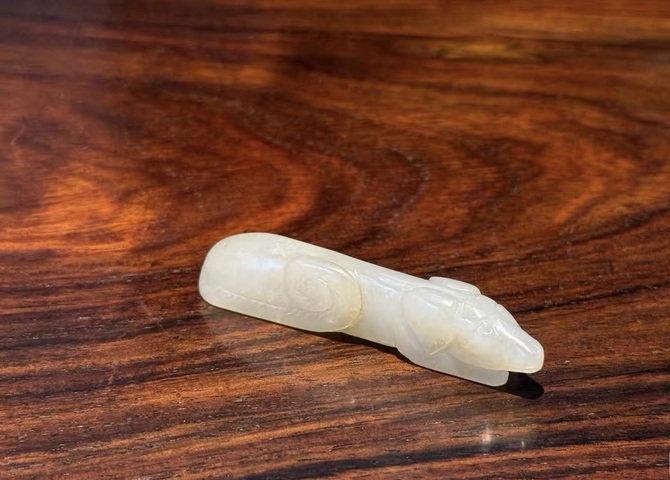 古玩玉器和田玉雕生肖狗真品鑒賞圖