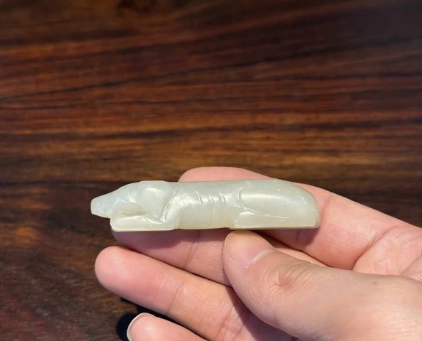 古玩玉器和田玉雕生肖狗真品鑒賞圖