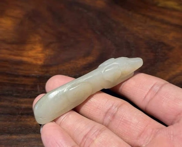 古玩玉器和田玉雕生肖狗真品鑒賞圖