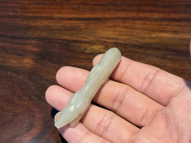 古玩玉器和田玉雕生肖狗真品鑒賞圖