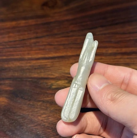 古玩玉器和田玉雕生肖狗真品鑒賞圖