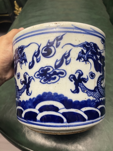 古玩陶瓷二龍戲珠青花圈足筒式香爐真品鑒賞圖
