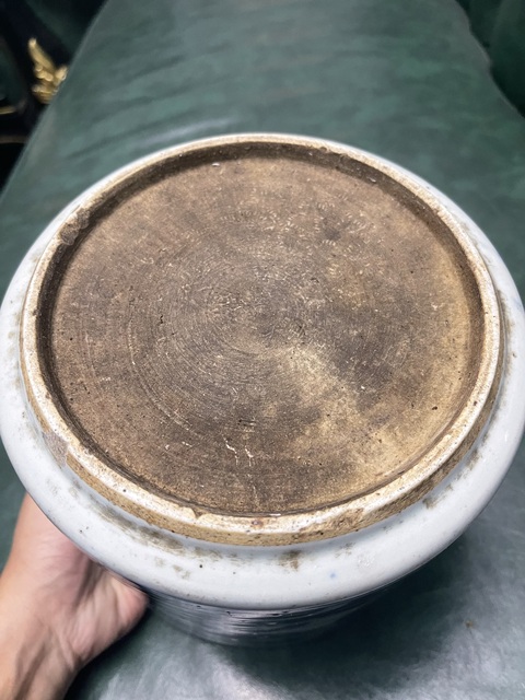 古玩陶瓷二龍戲珠青花圈足筒式香爐真品鑒賞圖