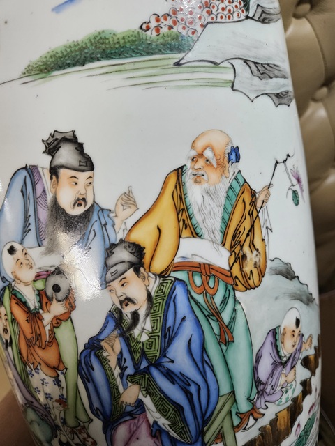 古玩陶瓷粉彩人物故事雙耳大瓶真品鑒賞圖