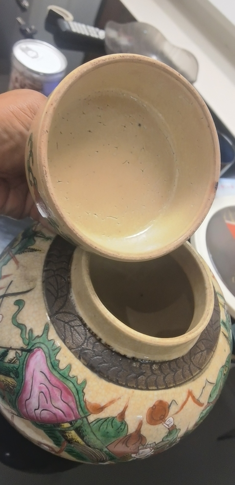 古玩陶瓷哥釉地鐵銹釉五彩加粉彩刀馬人罐真品鑒賞圖