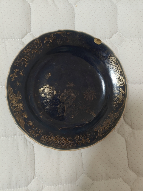 古玩陶瓷藍釉描金盤真品鑒賞圖