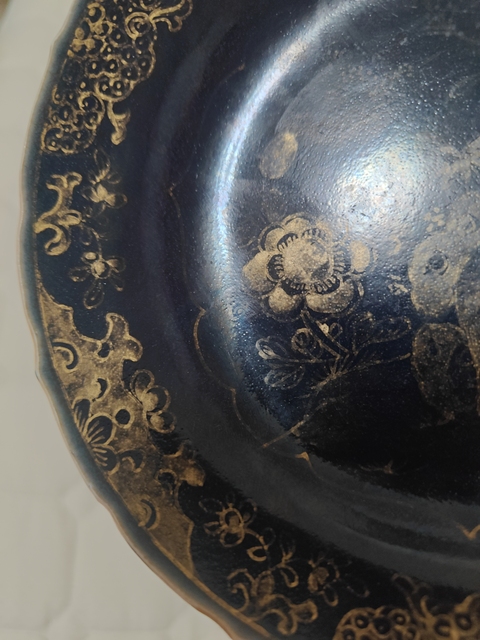 古玩陶瓷藍釉描金盤真品鑒賞圖