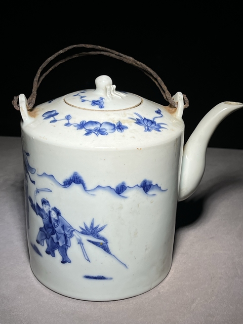 古玩陶瓷青花人物故事紋提梁壺真品鑒賞圖