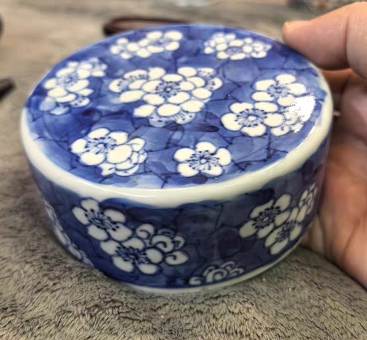 古玩陶瓷青花冰梅圖罐蓋真品鑒賞圖