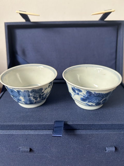 古玩陶瓷花卉紋青花杯真品鑒賞圖