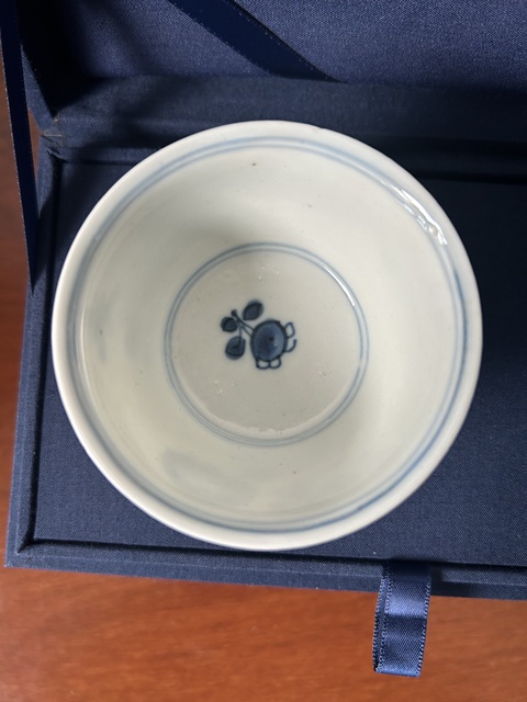 古玩陶瓷花卉紋青花杯真品鑒賞圖