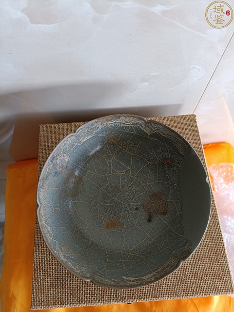 古玩陶瓷南宋官窯葵口盞真品鑒賞圖