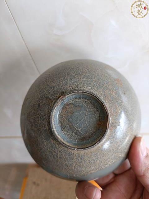 古玩陶瓷南宋官窯葵口盞真品鑒賞圖