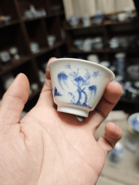 古玩陶瓷康熙青花杯真品鑒賞圖