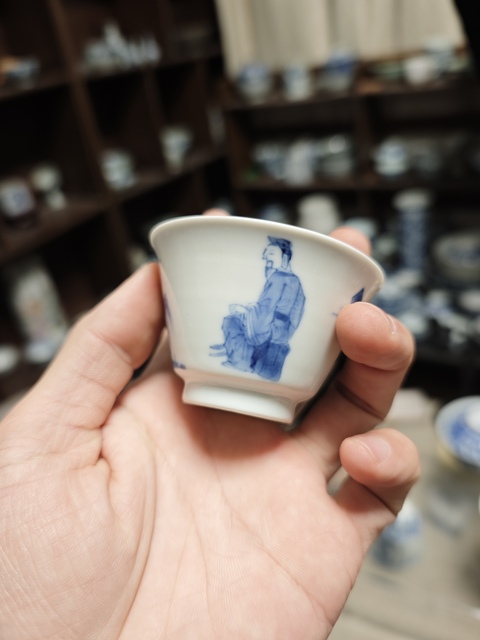 古玩陶瓷康熙青花杯真品鑒賞圖