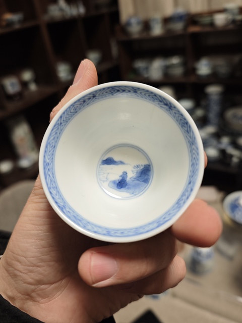古玩陶瓷康熙青花杯真品鑒賞圖