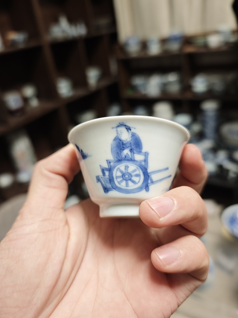 古玩陶瓷康熙青花杯真品鑒賞圖