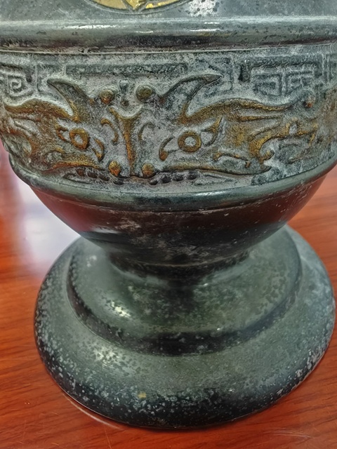 古玩銅器燭臺真品鑒賞圖