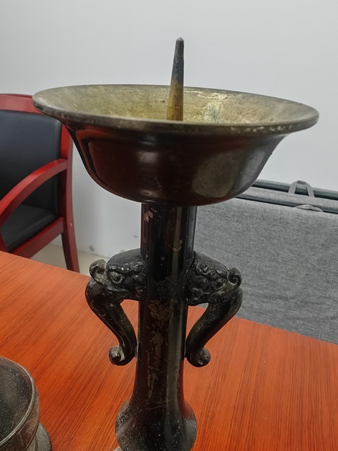 古玩銅器燭臺真品鑒賞圖