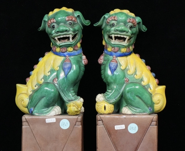 古玩陶瓷素三彩獅子瓷塑一對真品鑒賞圖