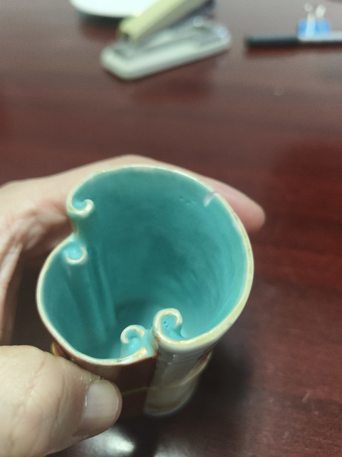 古玩陶瓷仿石紋釉洪福齊天包袱形筆筒真品鑒賞圖