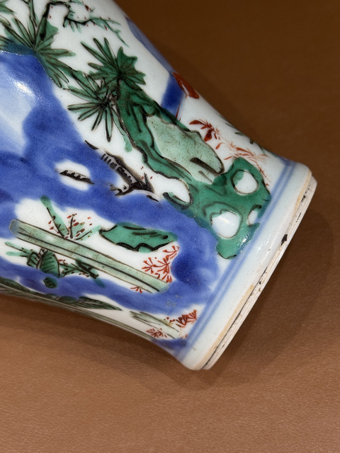 古玩陶瓷青花五彩故事人物瓶真品鑒賞圖