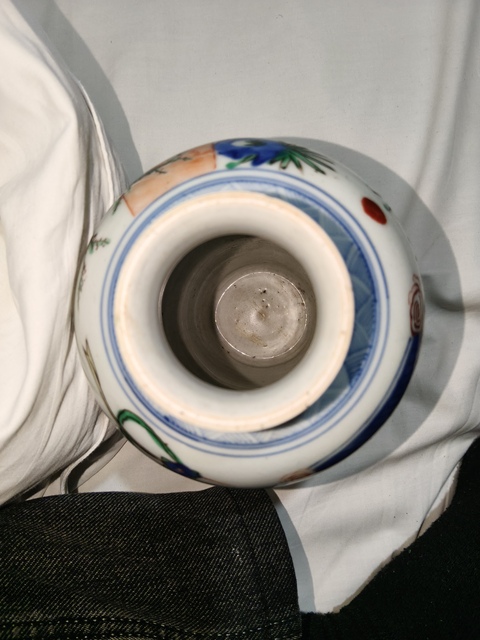 古玩陶瓷青花五彩故事人物瓶真品鑒賞圖