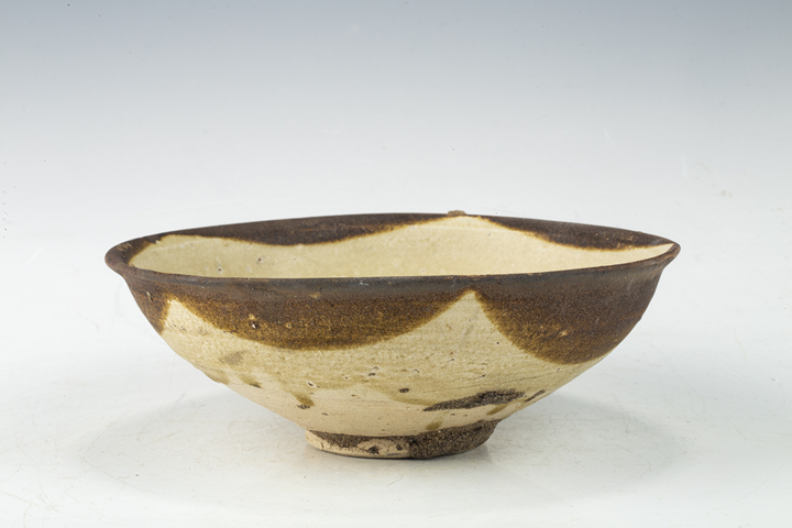 古玩陶瓷明以前·長(zhǎng)沙窯花草紋大碗拍賣，當(dāng)前價(jià)格9334元