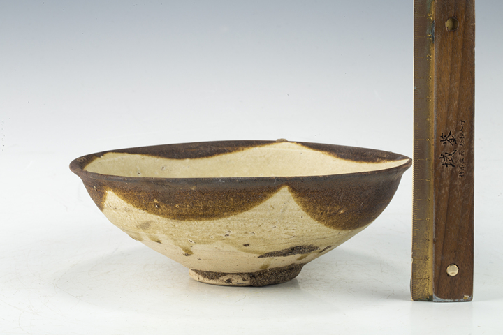 古玩陶瓷明以前·長(zhǎng)沙窯花草紋大碗拍賣，當(dāng)前價(jià)格9334元