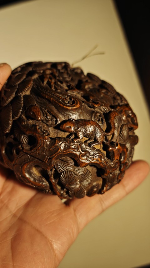 古玩雜項(xiàng)竹刻香盒真品鑒賞圖