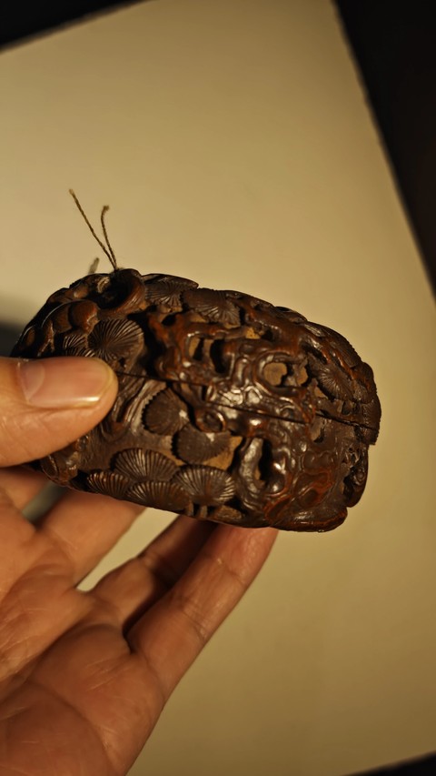 古玩雜項(xiàng)竹刻香盒真品鑒賞圖