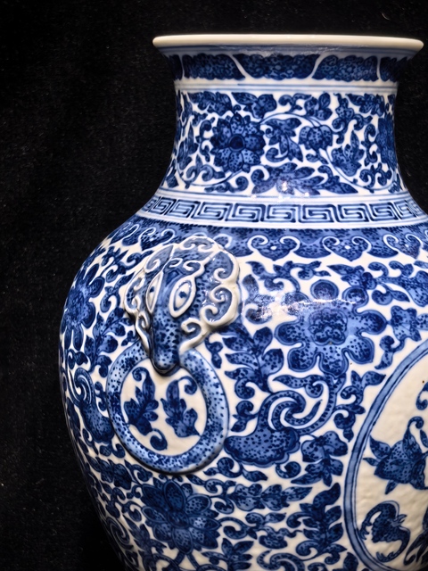 古玩陶瓷青花福壽紋鳩耳銜環尊真品鑒賞圖