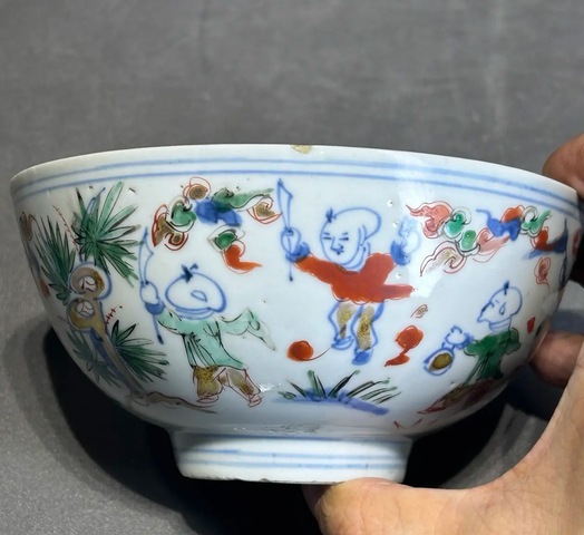 古玩陶瓷嬰戲紋青花五彩碗真品鑒賞圖