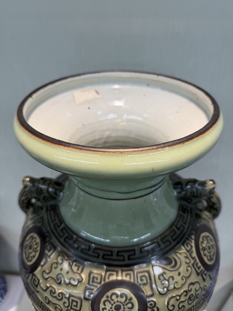 古玩陶瓷青釉鐵骨泥饕餮紋雙耳洗口尊真品鑒賞圖