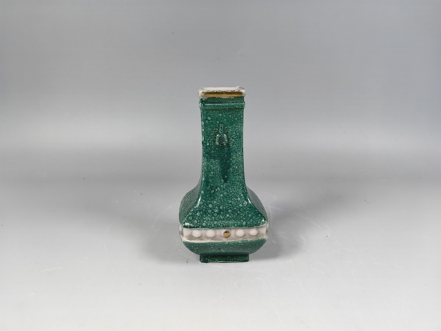 古玩陶瓷民國松石綠釉四方賞瓶真品鑒賞圖