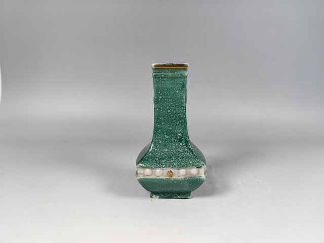 古玩陶瓷民國松石綠釉四方賞瓶真品鑒賞圖